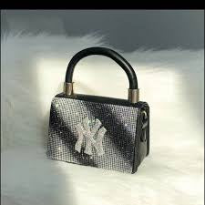 ZYB066 Sporty Chic: حقيبة NY Yankees Crystal Clutch
