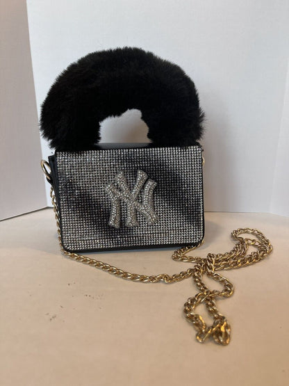 ZYB066 Sporty Chic: NY Yankees Crystal Clutch