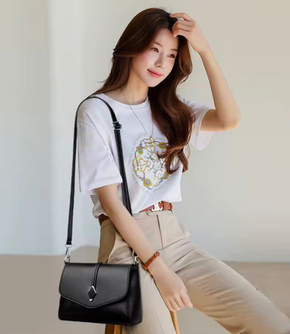 ZYB215 Elegant Teardrop Hardware Flap Bag