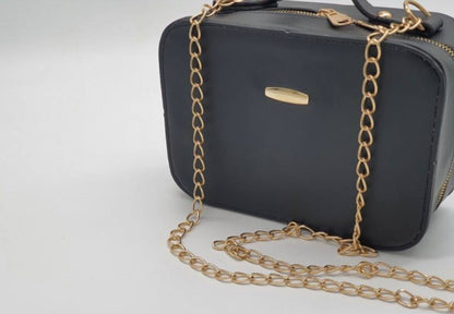 ZYB035 Chic and Compact: Mini Chain Shoulder Bag