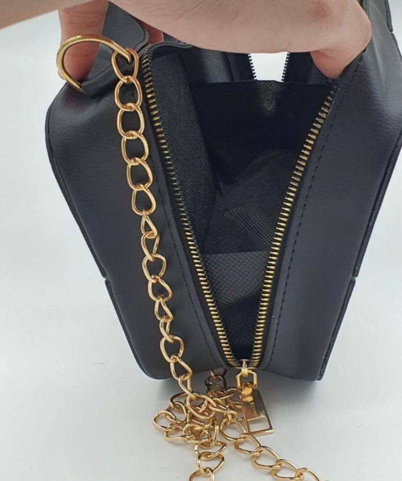 ZYB035 Chic and Compact: Mini Chain Shoulder Bag